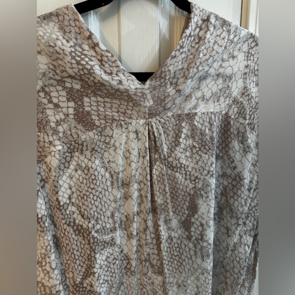 Karlie Snakeskin Print Top Gray / Large - image 4
